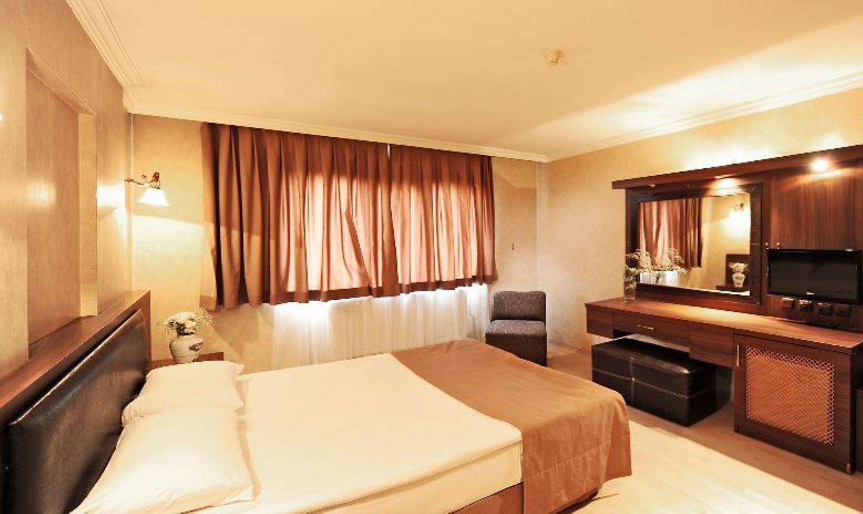 Uestuen Hotel Alsancak Izmir Exterior foto