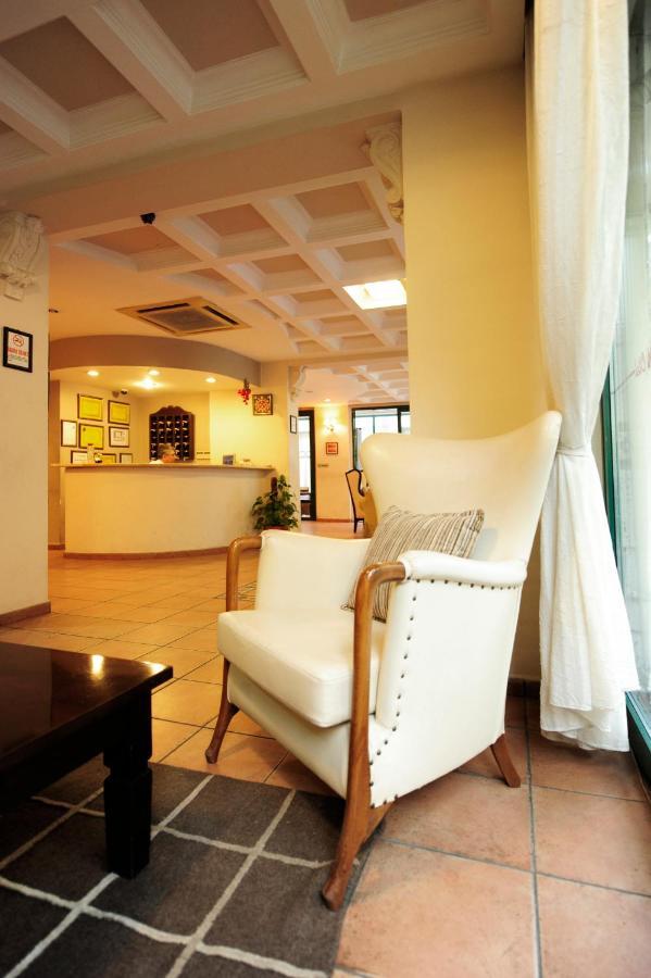 Uestuen Hotel Alsancak Izmir Exterior foto