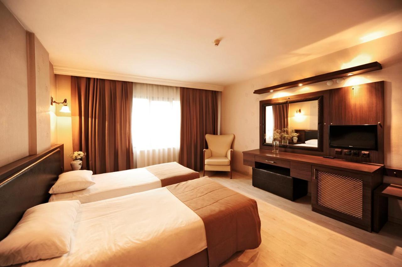 Uestuen Hotel Alsancak Izmir Exterior foto