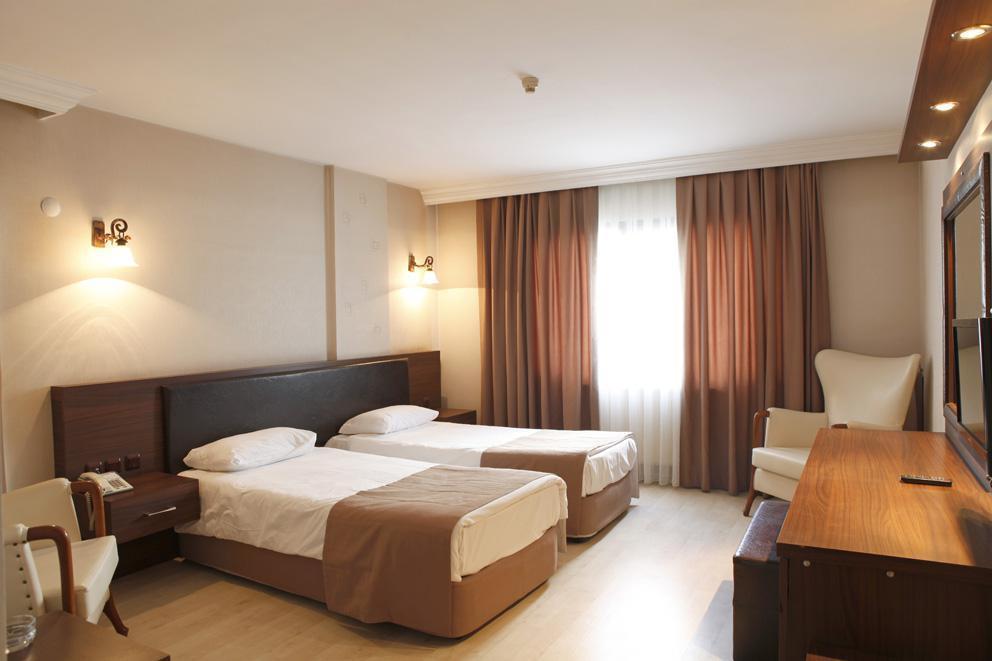 Uestuen Hotel Alsancak Izmir Exterior foto